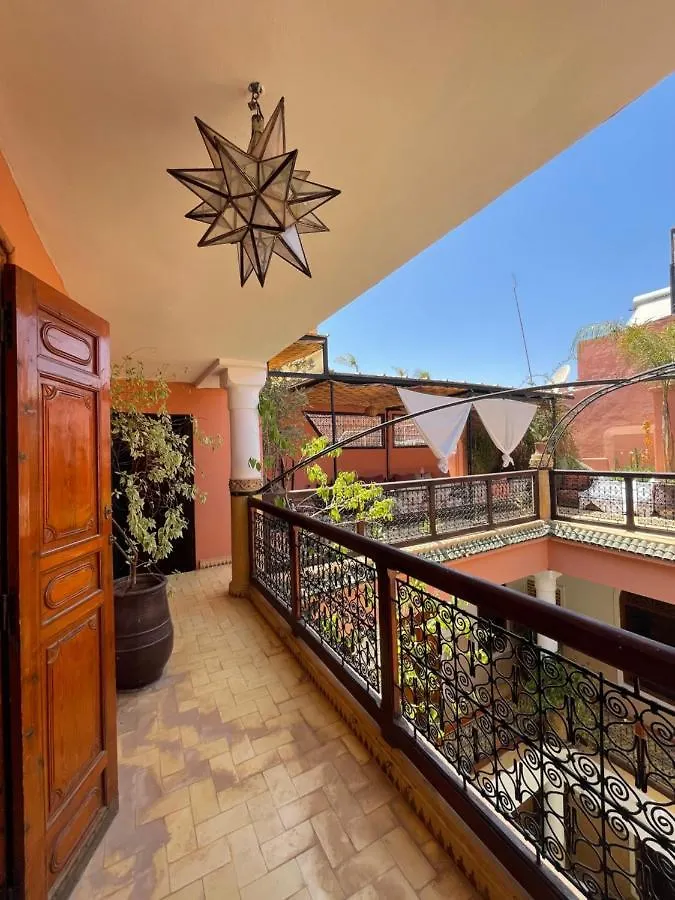 Riad La Calèche Marrakesh 3*,